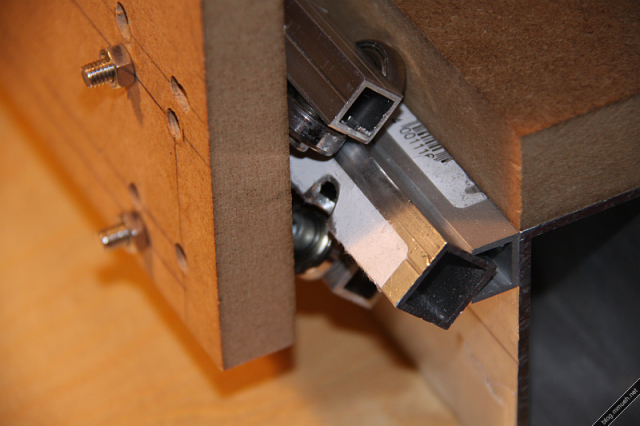 DIY linear bearing on rails